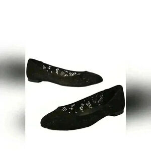 MANOLO BLAHNIK Black Lace Suede Cutout Floral Round Toe Flats 37.5EU 7.5US Italy